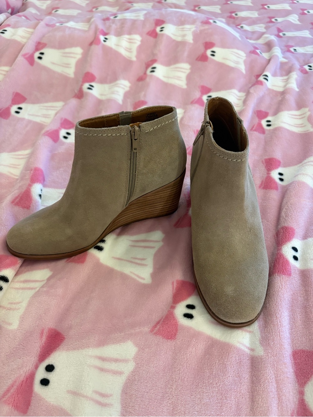 Lucky Brand Zaccy Suede Wedge Booties NWOT